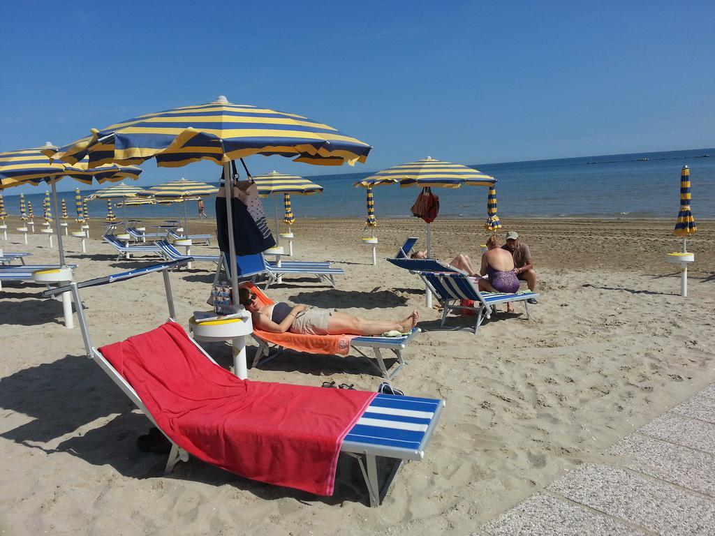 Al Villino Del Sole Bed & Breakfast Фано Екстериор снимка