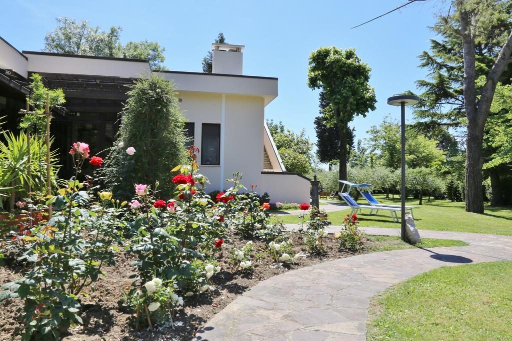 Al Villino Del Sole Bed & Breakfast Фано Екстериор снимка