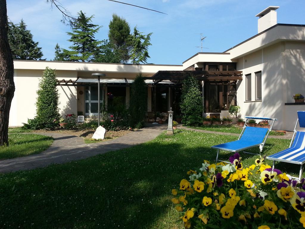 Al Villino Del Sole Bed & Breakfast Фано Екстериор снимка
